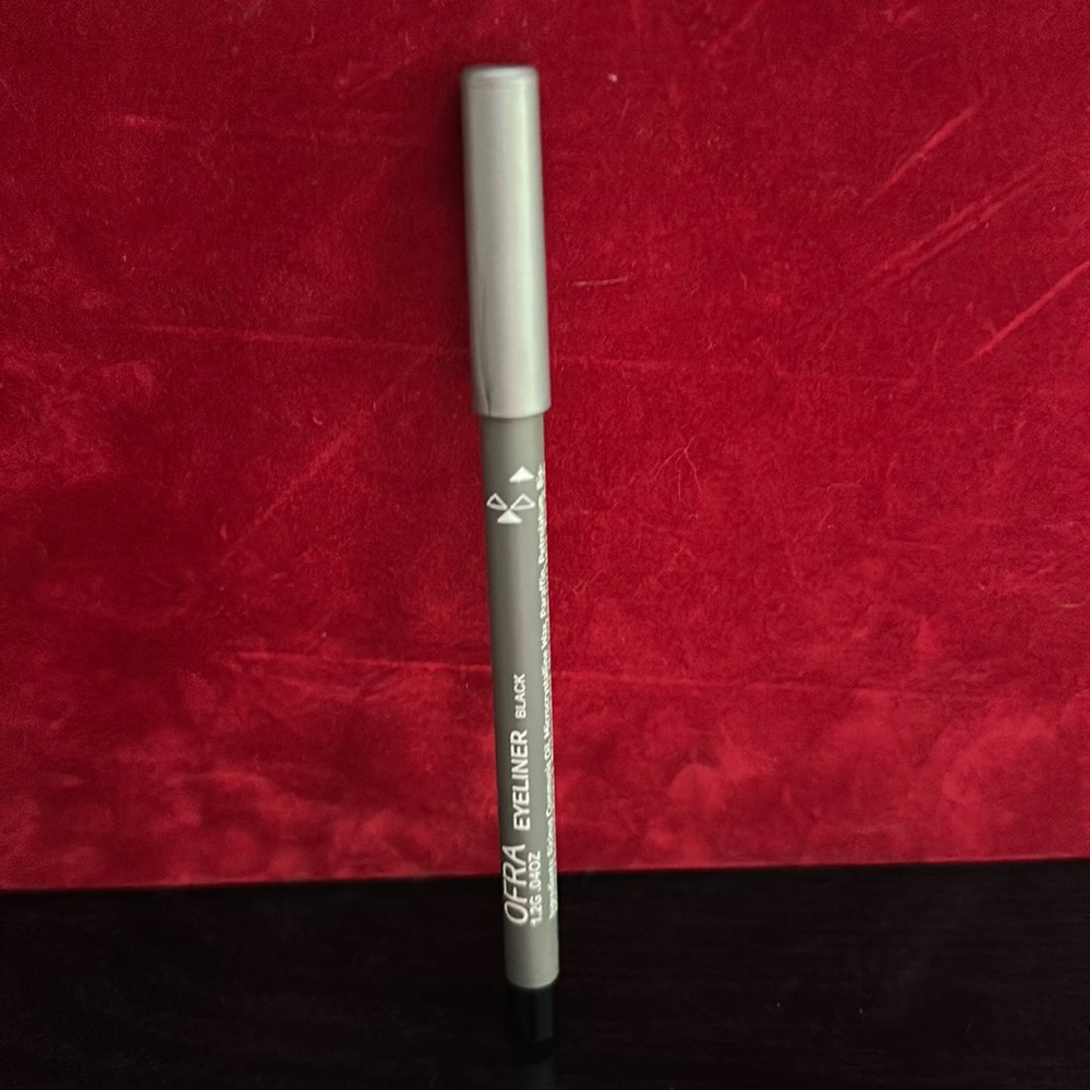 Ofra eyeliner pencil in black